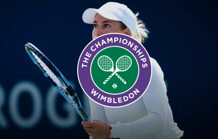 Спортсменка на корте во время матча Уимблдона