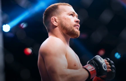 Умар Нурмагомедов и Петр Ян проведут бой в октябре