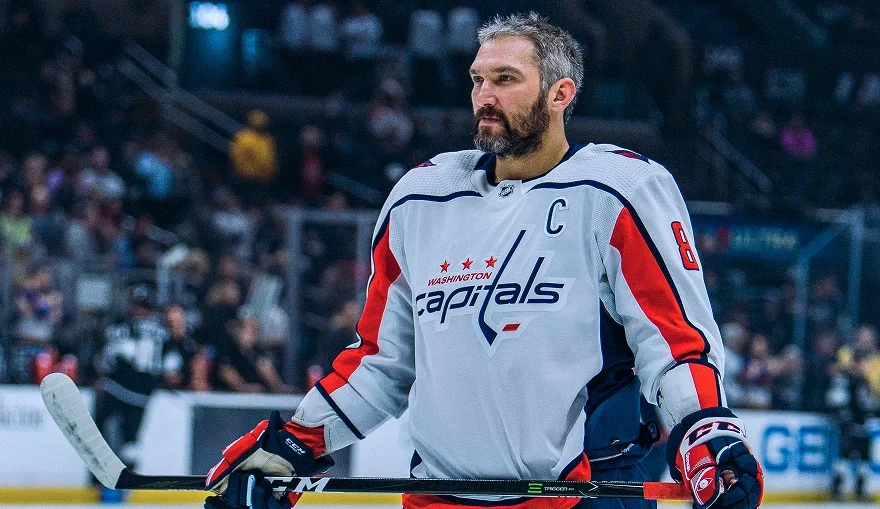 Овечкин оформил первый хет-трик сезона и вошёл в топ-10 бомбардиров НХЛ