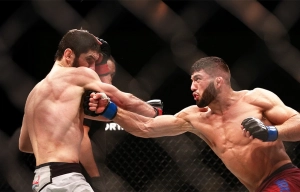 Царукян оценил перспективы боя Топурии и Махачева