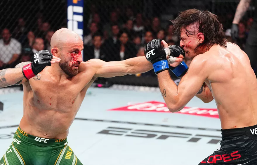 Волкановски победил Лопеса решением судей на турнире UFC 325